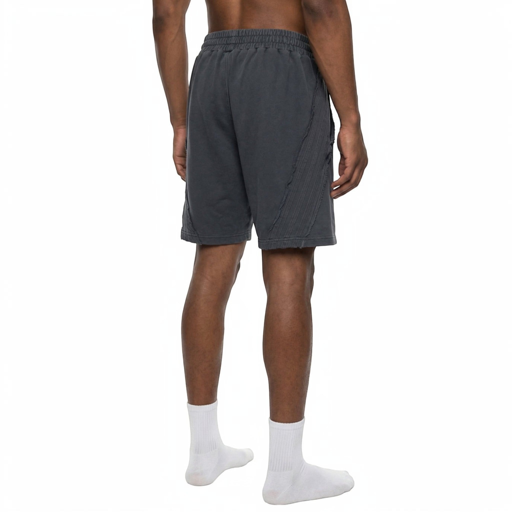 Edge Raw Edge Shorts Studio Ruban — model side