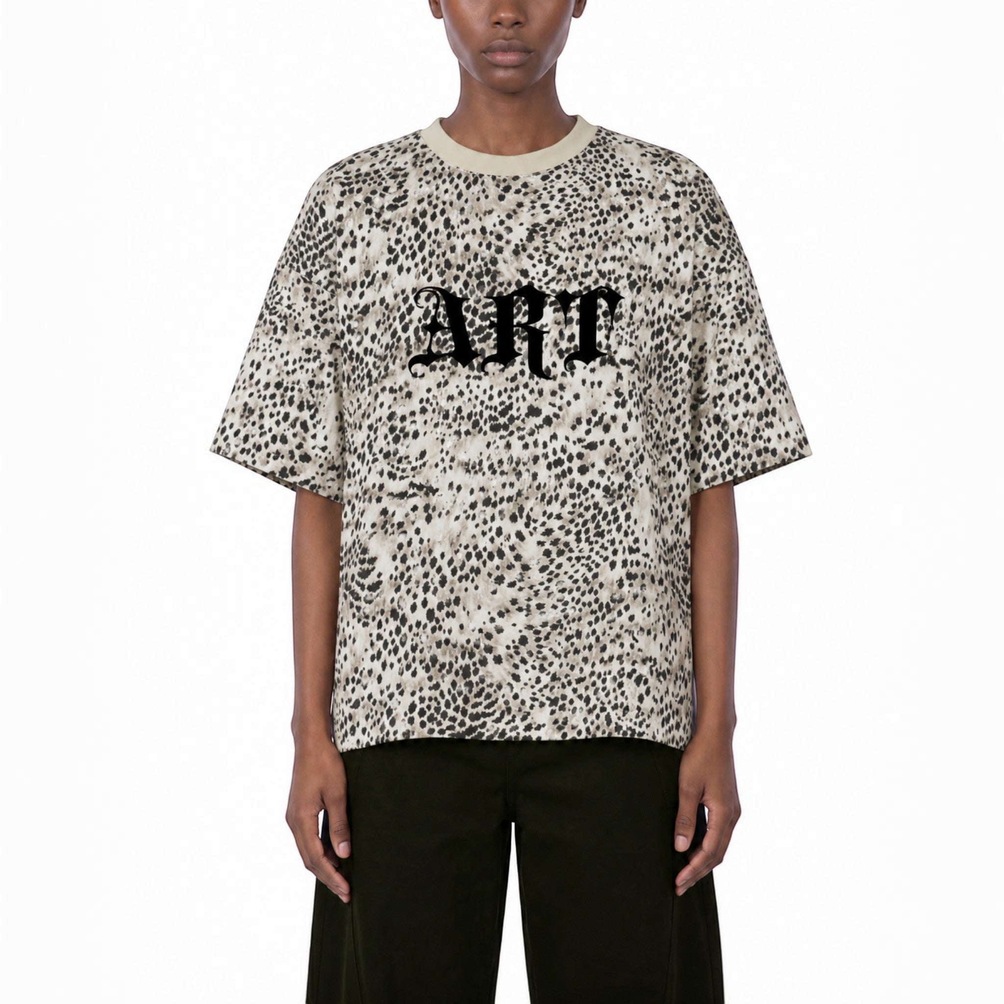 Jag Leopard Print Boxy T-Shirt Studio Ruban — model front
