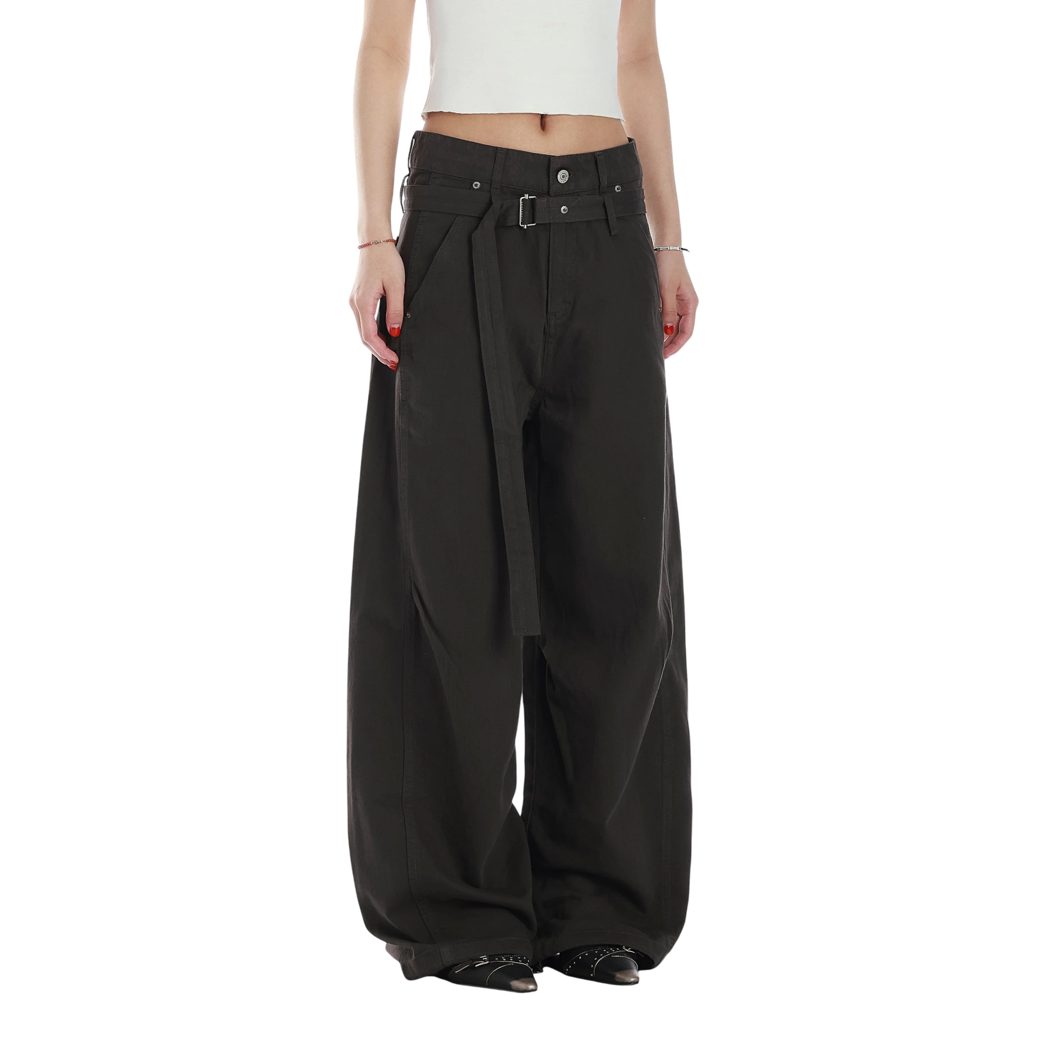 Studio Ruban Evi wide-leg belted cargo pants in dark grey, featuring a relaxed fit and adjustable waist.