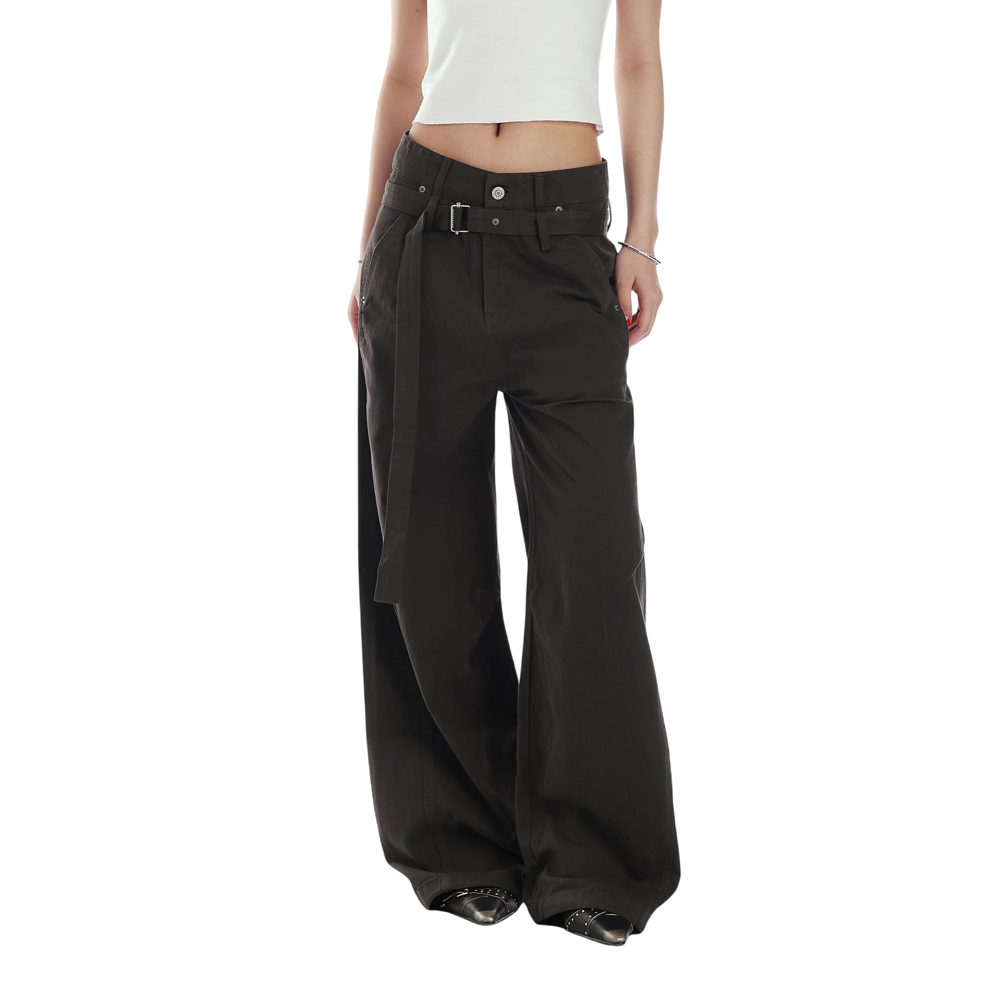 Studio Ruban Evi wide-leg belted cargo pants in dark grey, featuring a relaxed fit and adjustable waist.